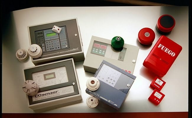 Centrales de detección, detectores y sirena de alarma
