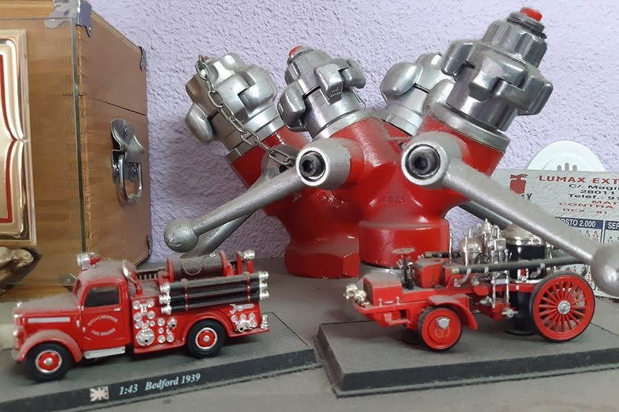 Bifurcaciones y maquetas de bomberos